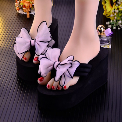 Sieviešu čības ar lentes dekorāciju un 8 cm platformu