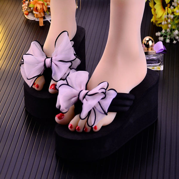 Sieviešu čības ar lentes dekorāciju un 8 cm platformu