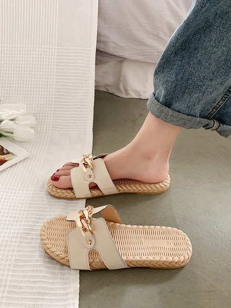 Modernas sieviešu čības no eko ādas ar metāla elementu bēšā un melnā krāsā