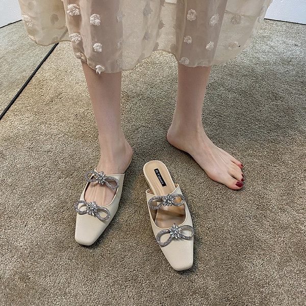 Sieviešu ādas čības ar lentīti divās krāsās