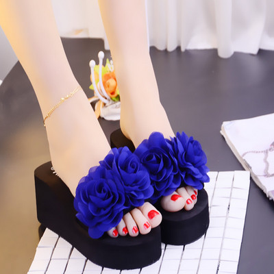 Sieviešu čības ar 3D ziediem un 8 cm platformu