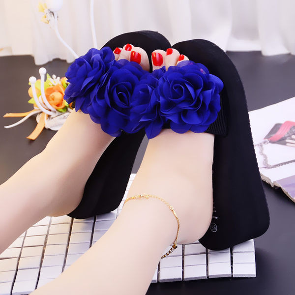 Sieviešu čības ar 3D ziediem un 8 cm platformu