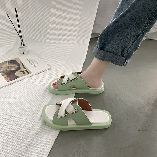 Ikdienas sieviešu čības ar plakanu zoli - vairākās krāsās