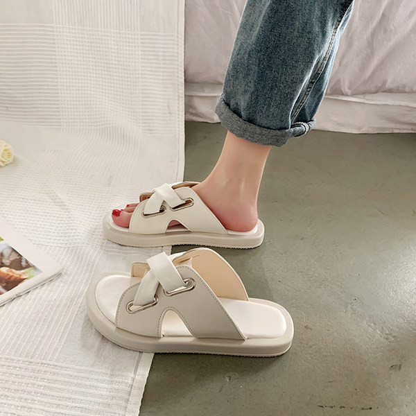 Ikdienas sieviešu čības ar plakanu zoli - vairākās krāsās