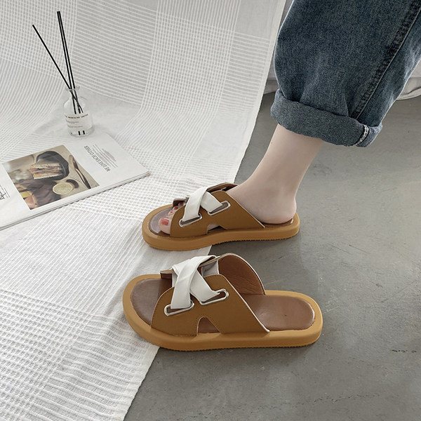 Ikdienas sieviešu čības ar plakanu zoli - vairākās krāsās