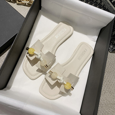 Sieviešu zemās čības ar 3D apdari