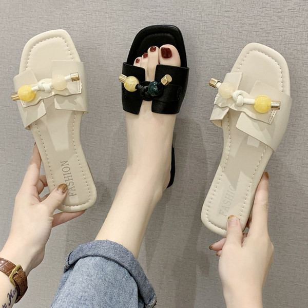 Sieviešu zemās čības ar 3D apdari