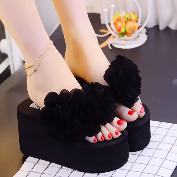 Sieviešu čības ar 3D ziediem un 7 cm platformu