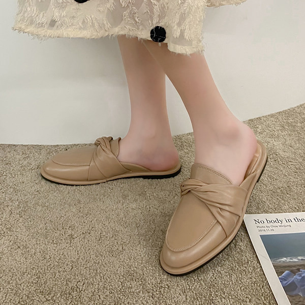 Sieviešu smailas slēgtas čības no eko ādas