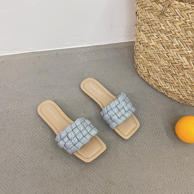 Stilīgas sieviešu čības ar plakanu zoli četrās krāsās