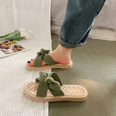 Modernas sieviešu čības ar plakanu zoli trīs krāsās