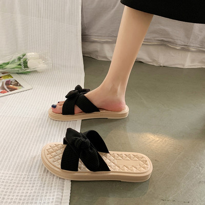 Modernas sieviešu čības ar plakanu zoli trīs krāsās