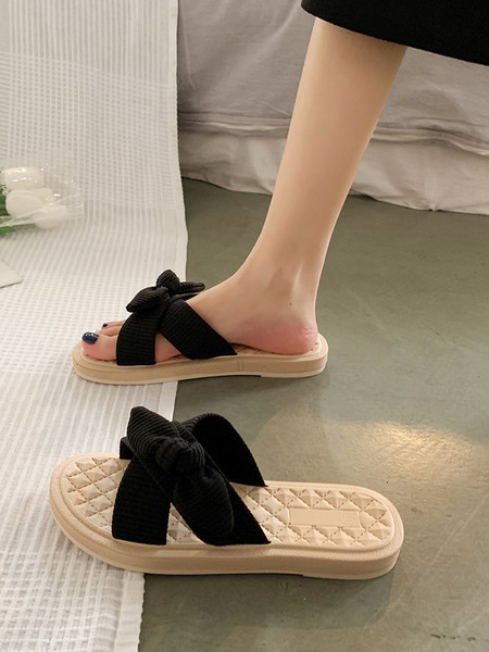 Modernas sieviešu čības ar plakanu zoli trīs krāsās