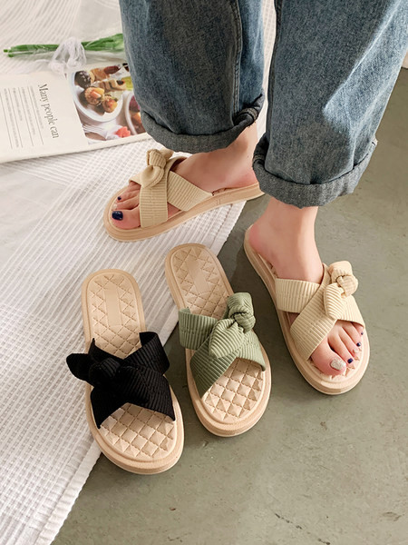 Modernas sieviešu čības ar plakanu zoli trīs krāsās