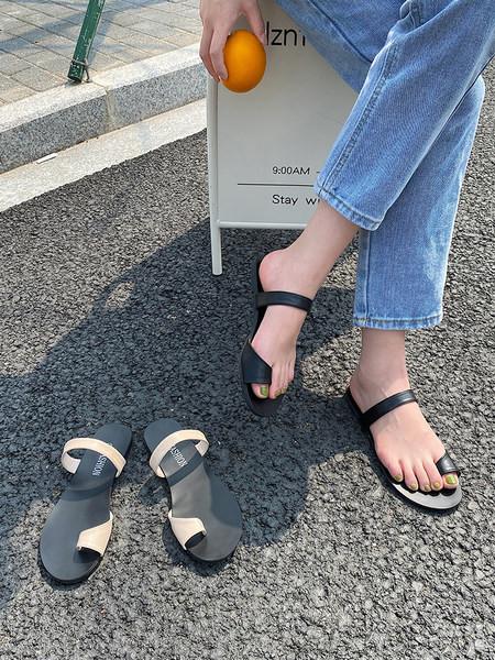 Jauns sieviešu čību modelis ar plakanu mākslīgās ādas zoli