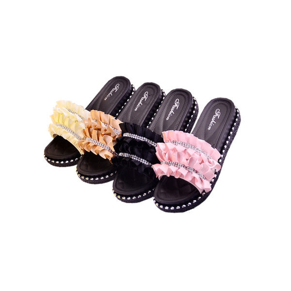 Sieviešu ikdienas čības ar cirtām un akmeņiem