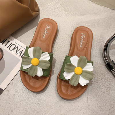 Jauns ikdienas čību modelis ar zemu zoli un ziedu