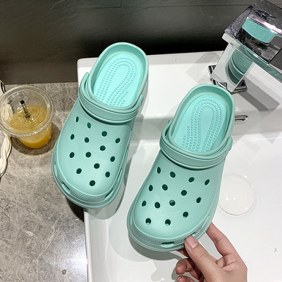 Gumijas čības pludmales un ikdienas tipa kroksiem