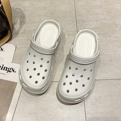 Gumijas čības pludmales un ikdienas tipa kroksiem