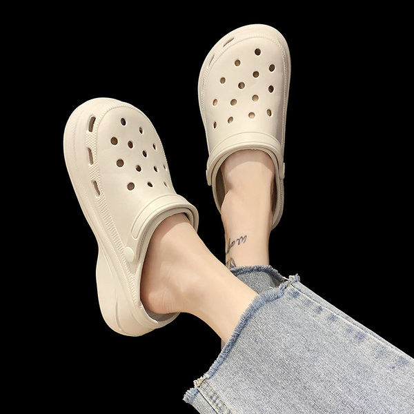 Gumijas čības pludmales un ikdienas tipa kroksiem