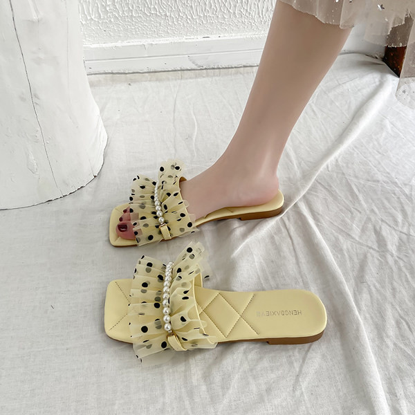 Sieviešu kvadrātveida čības ar mežģīnēm un pērlēm