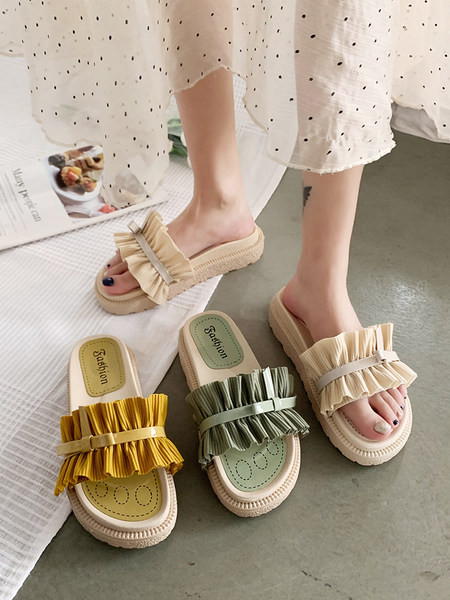 Jauns sieviešu čību modelis ar cirtām trīs krāsās