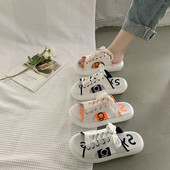 Ikdienas sieviešu čības ar saitēm un uzrakstu - divās krāsās