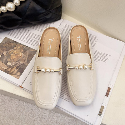 Sieviešu atsperu čības noapaļots modelis no eko ādas ar pērlēm