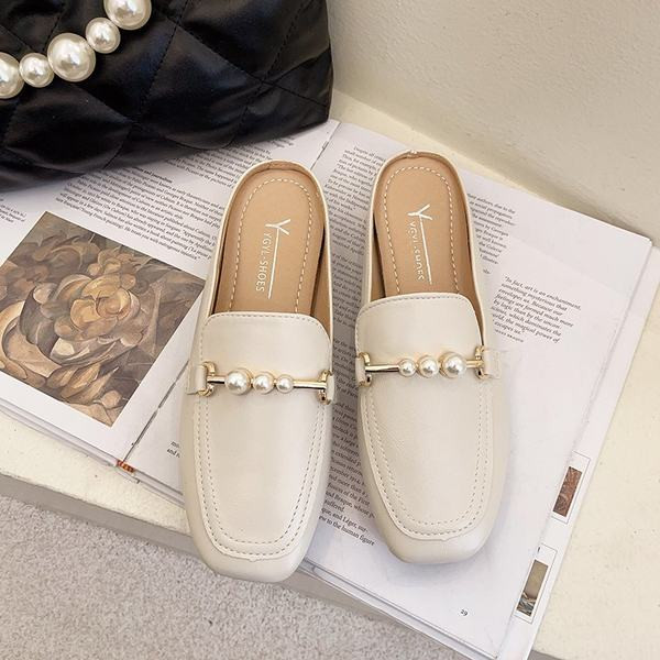 Sieviešu atsperu čības noapaļots modelis no eko ādas ar pērlēm