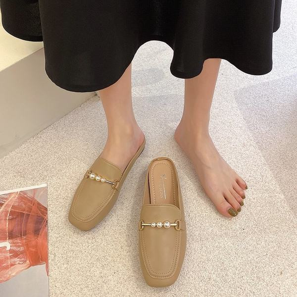 Sieviešu atsperu čības noapaļots modelis no eko ādas ar pērlēm