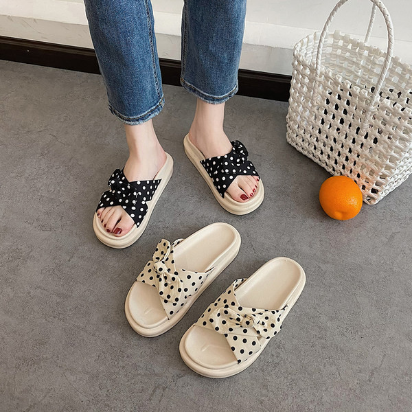 Sieviešu ikdienas čības ar punktu zolēm - divu krāsu