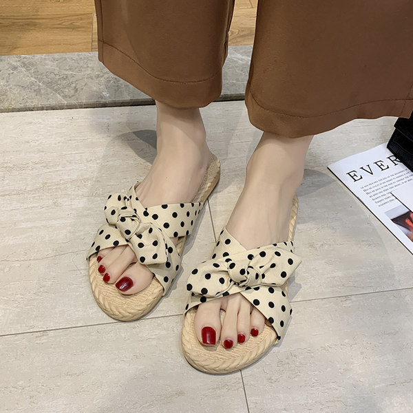 Sieviešu ikdienas auduma čības ar lentīti