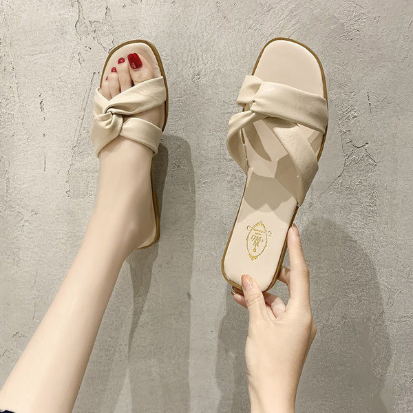 Ikdienas čības no eko ādas - divi modeļi