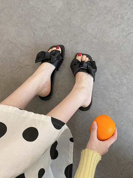 Sieviešu ikdienas čības ar lenti un izšuvumiem