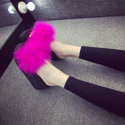 Γυναικείες παντόφλες με διακόσμηση - δύο ύψη πλατφόρμας