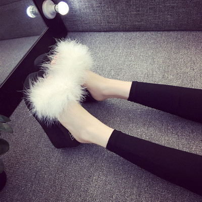 Γυναικείες παντόφλες με διακόσμηση - δύο ύψη πλατφόρμας