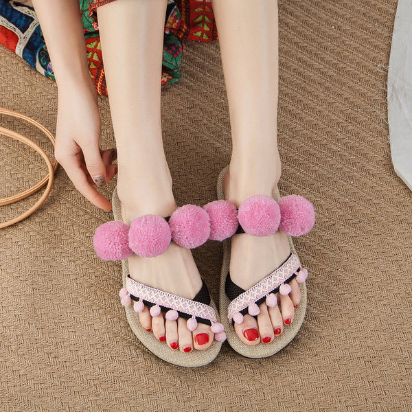 Sieviešu modernas čības ar 3D elementiem