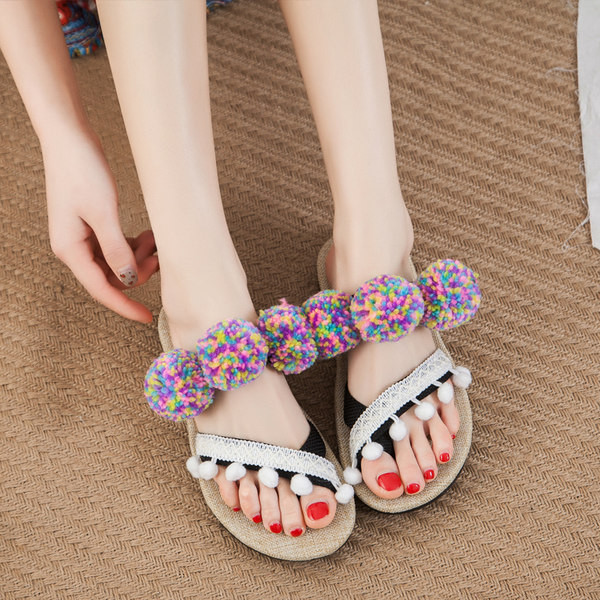 Sieviešu modernas čības ar 3D elementiem