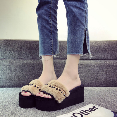 Sieviešu ikdienas čības uz platformas ar akmeņiem un dūnām