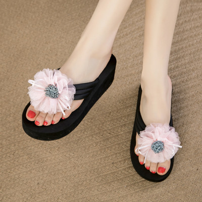 Sieviešu modernas čības ar platformu un 3D ziedu