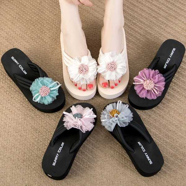 Sieviešu modernas čības ar platformu un 3D ziedu