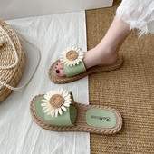 Papuci de damă cu talpă plată și decor 3D