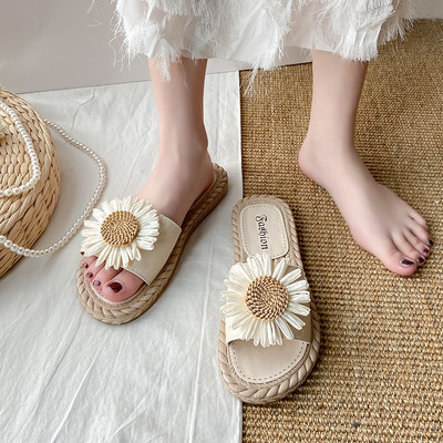 Papuci de damă cu talpă plată și decor 3D