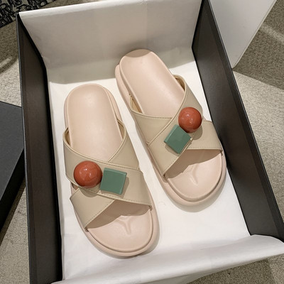 Vasaras ikdienas čības ar 3D apdari