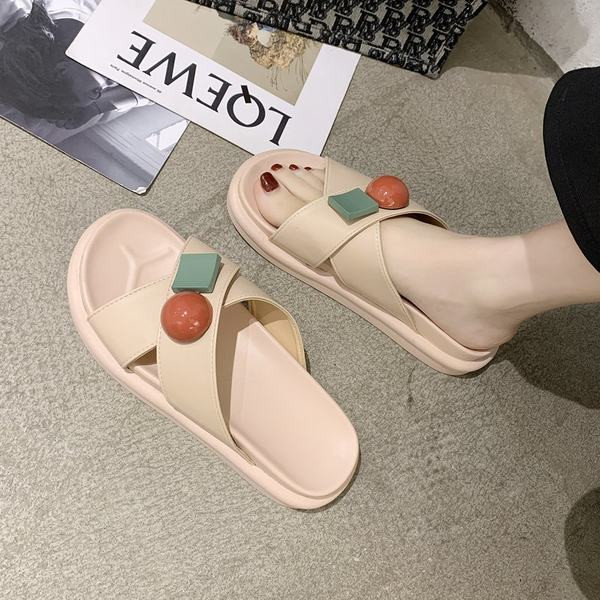 Vasaras ikdienas čības ar 3D apdari