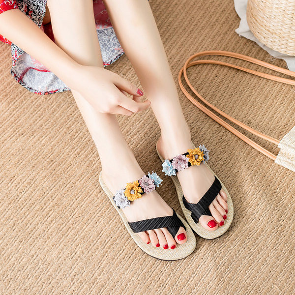 Modernas sieviešu čības ar 3D ziediem