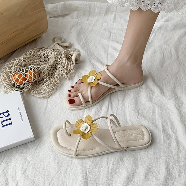 Ikdienas sieviešu čības no eko ādas ar lencēm un 3D elementu