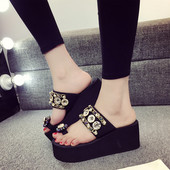 Sieviešu ikdienas čības ar dekoratīviem akmeņiem