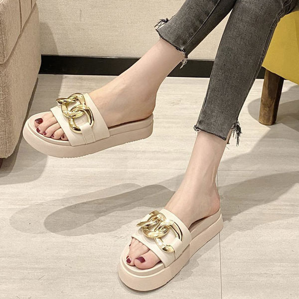 Ikdienas sieviešu čības ar sprādzi bēšā un melnā krāsā