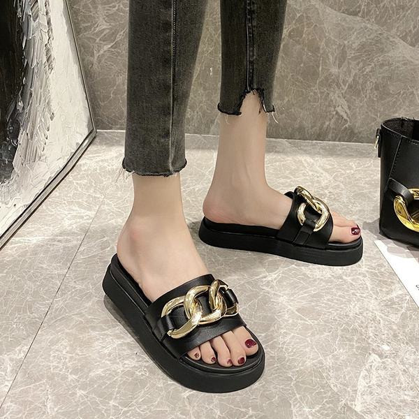 Ikdienas sieviešu čības ar sprādzi bēšā un melnā krāsā